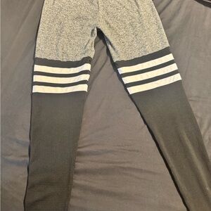 Super cute Black/Grey women’s Bombshell leggings size S